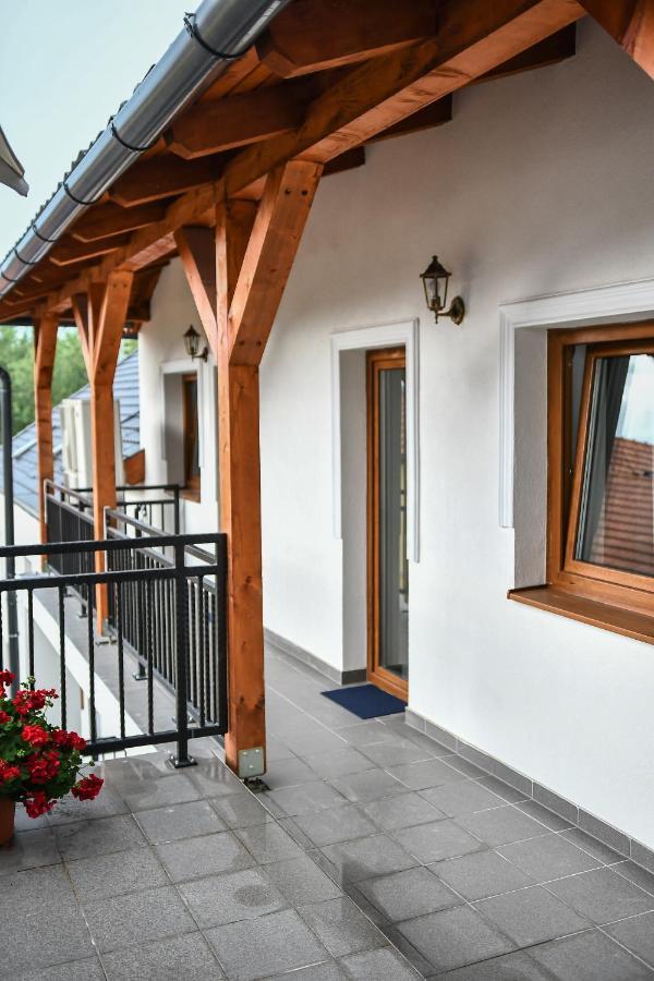 E-Vasko Panzio Borpince Bed & Breakfast Tokaj Exterior foto